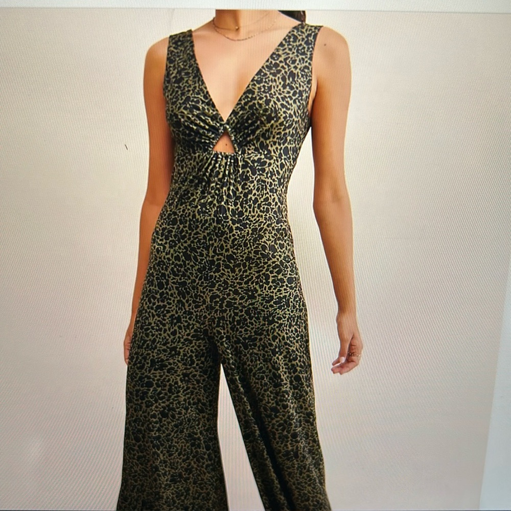 Hutch Wide Leg keyhole Floral Jumpsuit